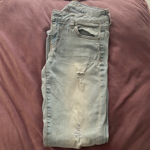 Light Wash Low Rise Ripped Skinny Jeans